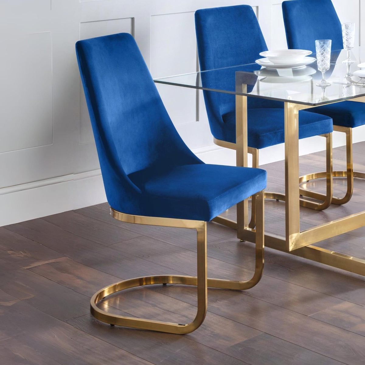 The Knuckle dining chair in Blue