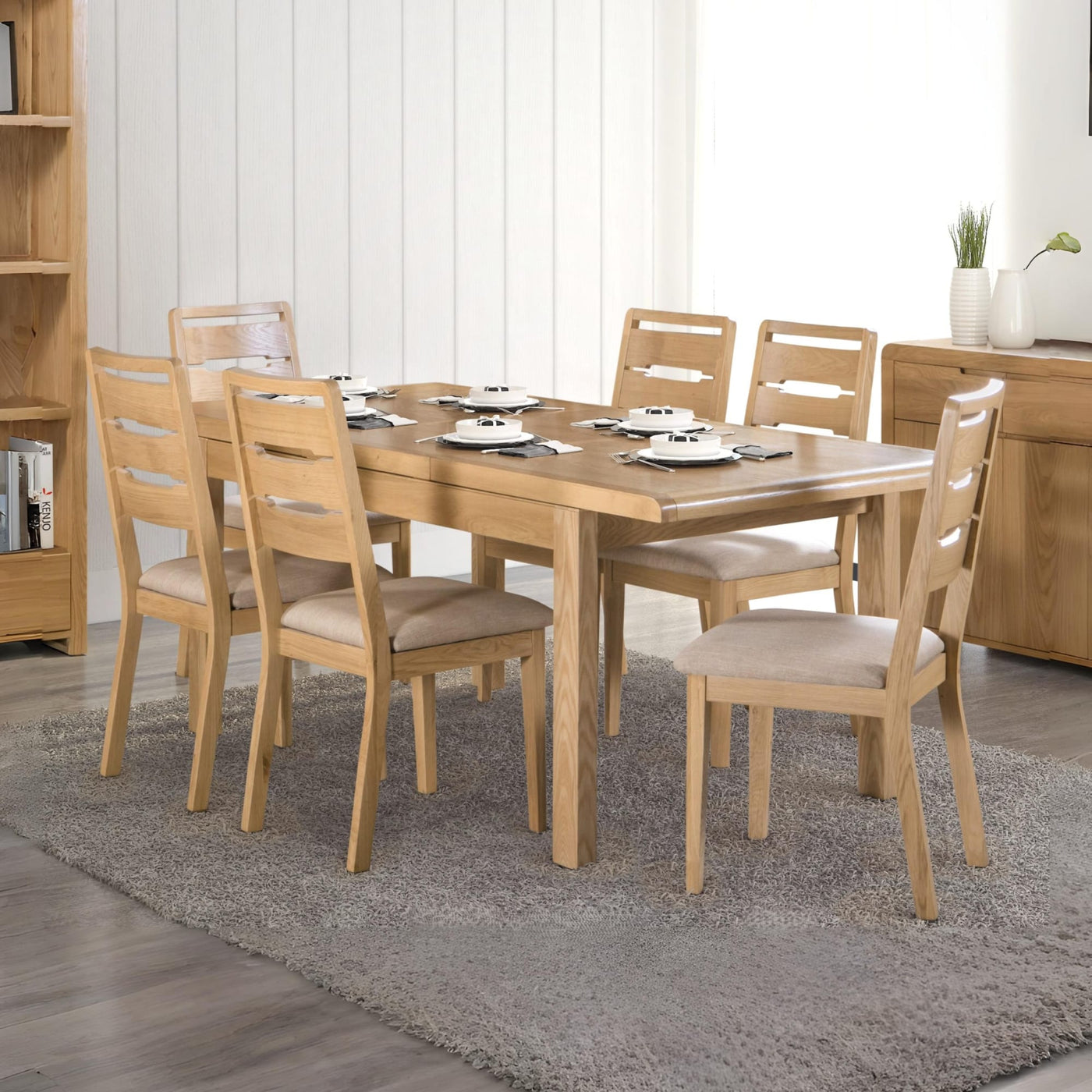 The Bow dining chair in Oak