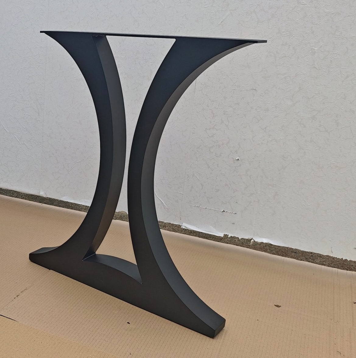 Curva steel legs